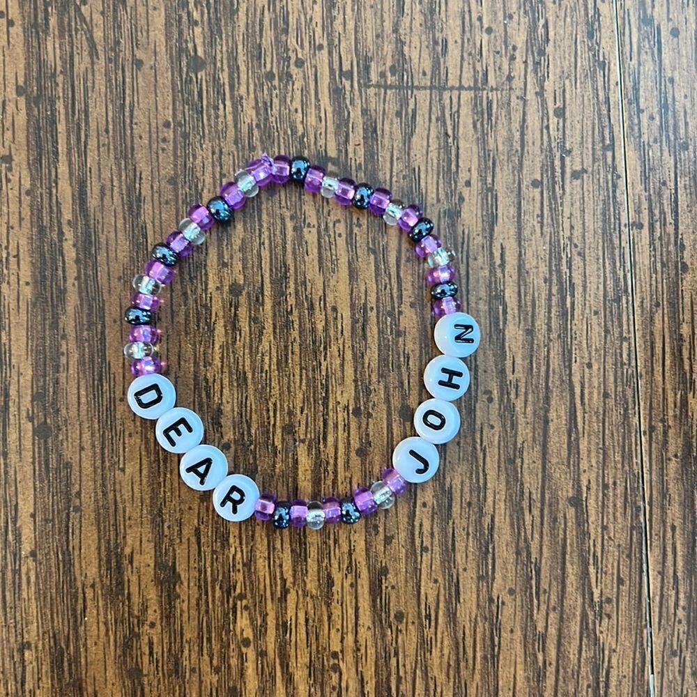 Taylor Swift Friendship Bracelet